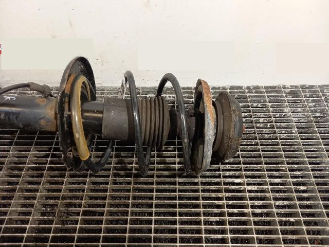 bontott DACIA SANDERO Első Rugó