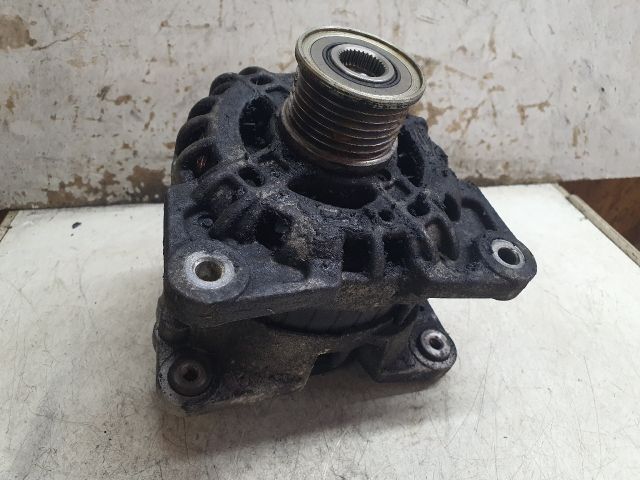 bontott DACIA SANDERO Generátor