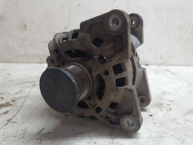 bontott DACIA SANDERO Generátor