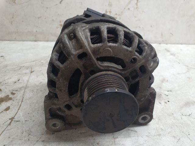 bontott DACIA SANDERO Generátor