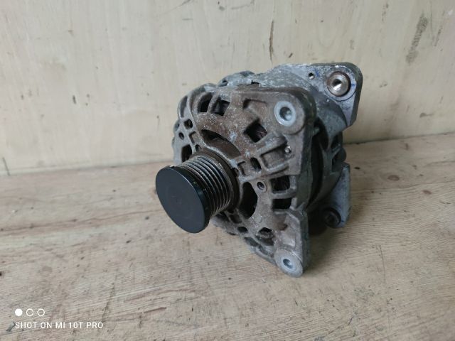bontott DACIA SANDERO Generátor