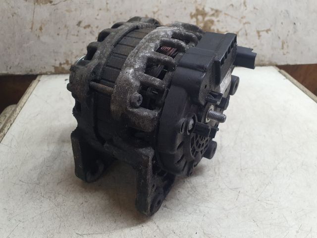 bontott DACIA SANDERO Generátor