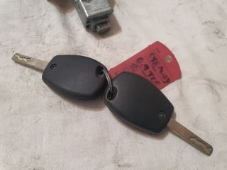 bontott DACIA SANDERO Gyújtáskapcsoló Házzal