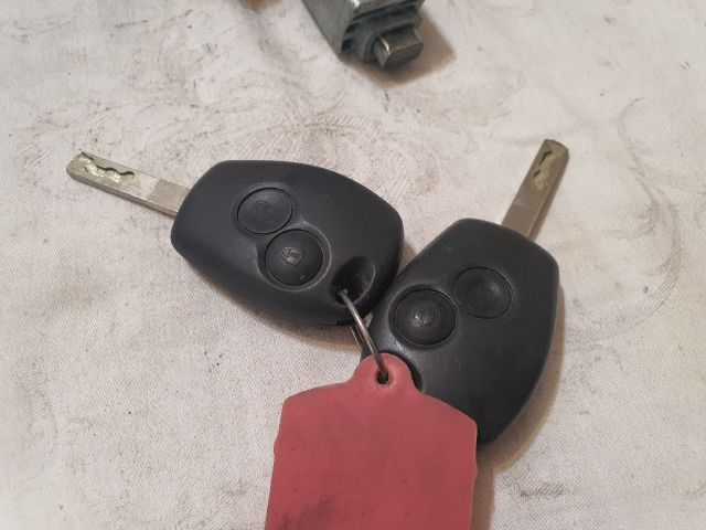 bontott DACIA SANDERO Gyújtáskapcsoló Házzal