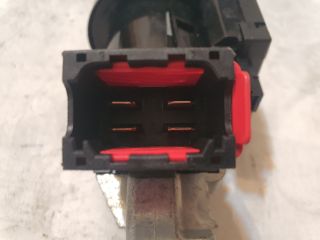 bontott DACIA SANDERO Gyújtáskapcsoló Házzal