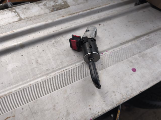 bontott DACIA SANDERO Gyújtáskapcsoló