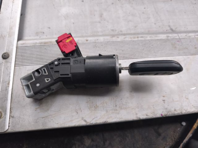 bontott DACIA SANDERO Gyújtáskapcsoló