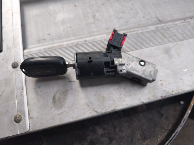 bontott DACIA SANDERO Gyújtáskapcsoló