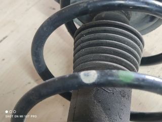 bontott DACIA SANDERO Jobb első Gólyaláb (Lengécsillapító, Rugó)