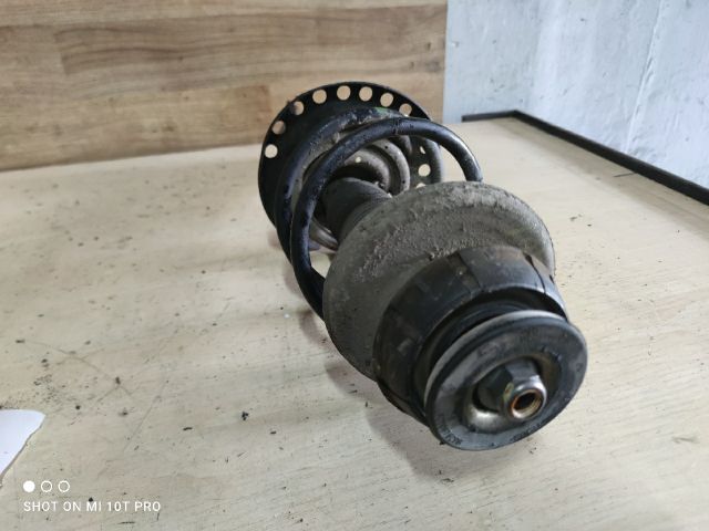 bontott DACIA SANDERO Jobb első Gólyaláb (Lengécsillapító, Rugó)