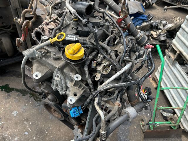 bontott DACIA SANDERO Komplett Motor (Segédberendezésekkel)