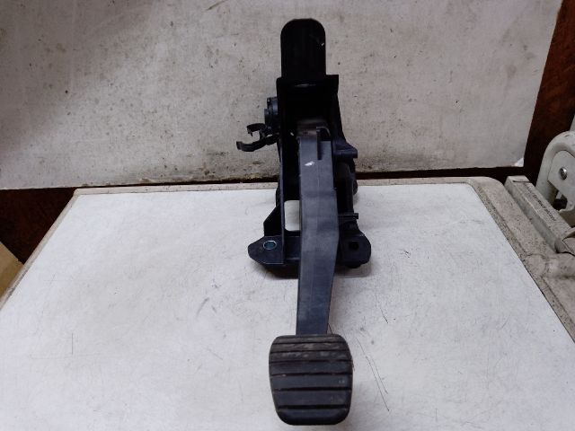 bontott DACIA SANDERO Kuplung Pedál