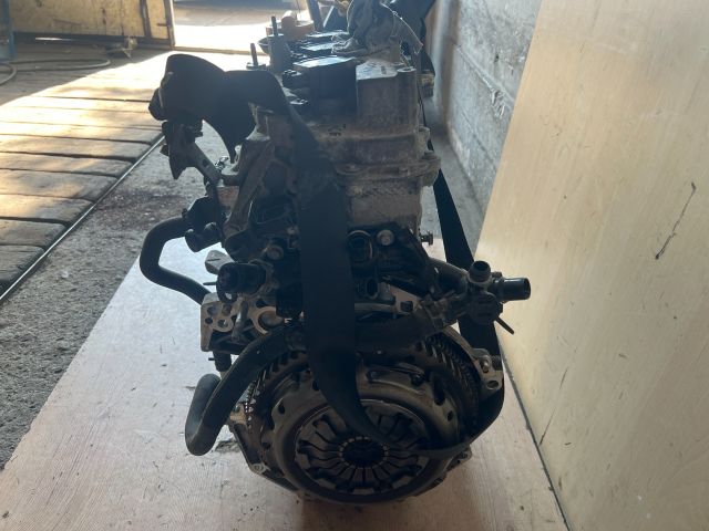 bontott DACIA SANDERO Motor (Fűzött blokk hengerfejjel)