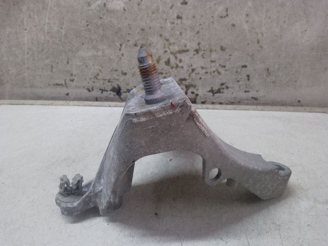 bontott DACIA SANDERO Motor Tartó Bak Bal