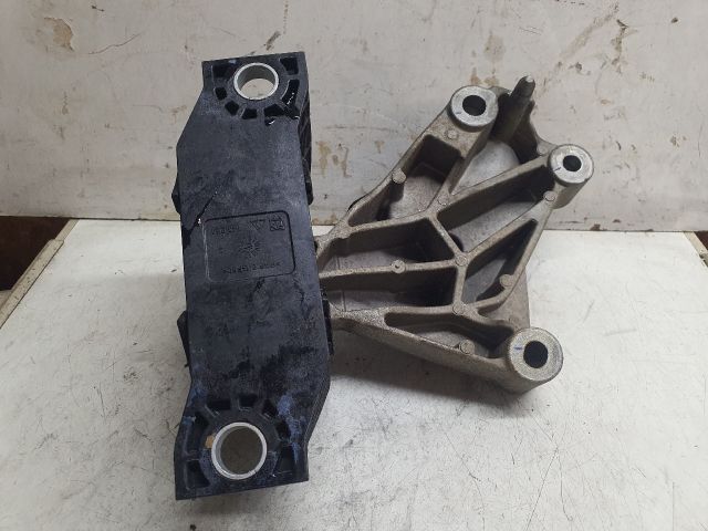 bontott DACIA SANDERO Motor Tartó Bak (Fém)