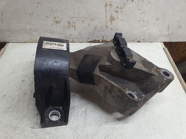 bontott DACIA SANDERO Motor Tartó Bak (Fém)