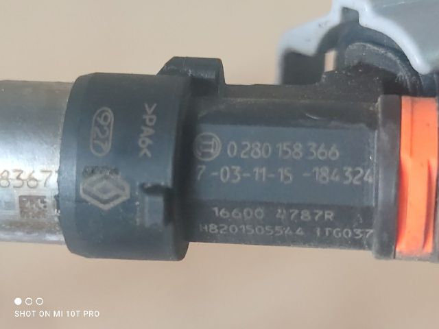 bontott DACIA SANDERO Porlasztó Sor / Híd