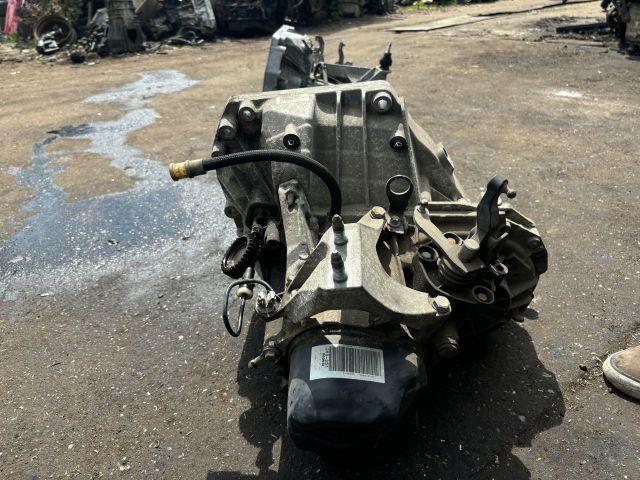 bontott DACIA SANDERO Váltó (Mechanikus)