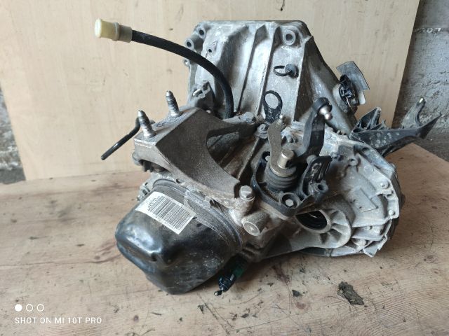 bontott DACIA SANDERO Váltó (Mechanikus)
