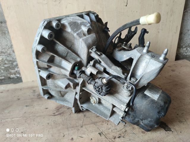 bontott DACIA SANDERO Váltó (Mechanikus)