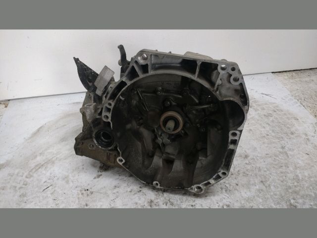 bontott DACIA SANDERO Váltó (Mechanikus)