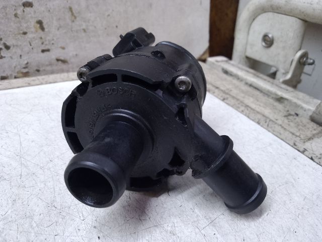 bontott DACIA SANDERO Vízpumpa
