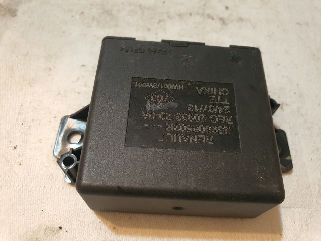 bontott DACIA SANDERO Tolatóradar Elektronika