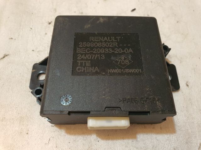 bontott DACIA SANDERO Tolatóradar Elektronika