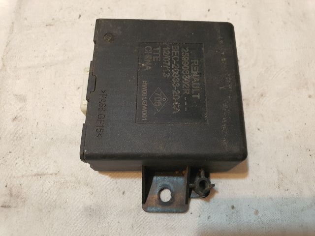 bontott DACIA SANDERO Tolatóradar Elektronika