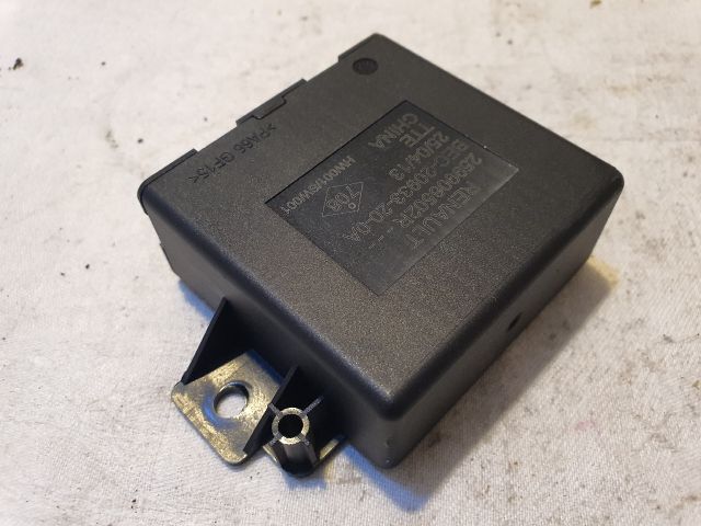 bontott DACIA SANDERO Tolatóradar Elektronika