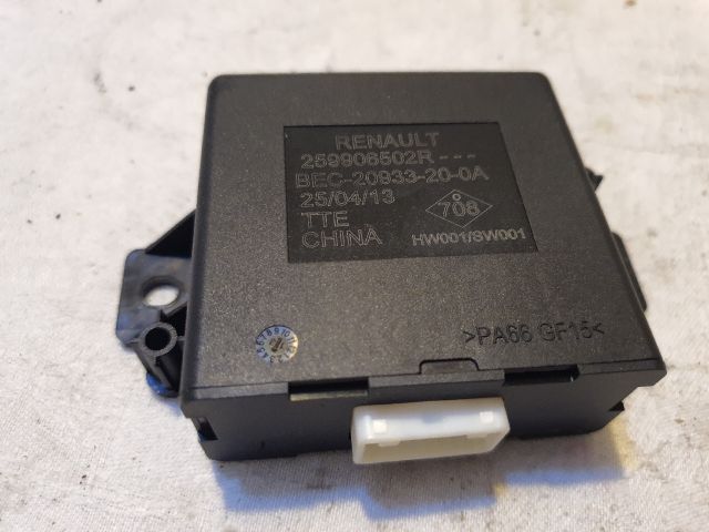 bontott DACIA SANDERO Tolatóradar Elektronika