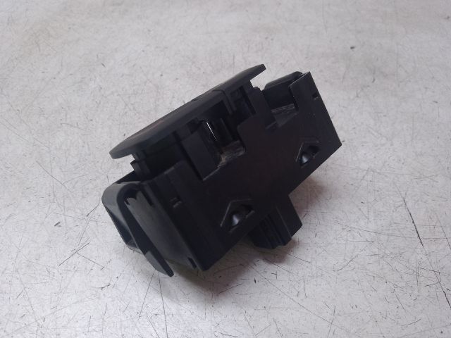 bontott DACIA SANDERO Vészvillogó Kapcsoló