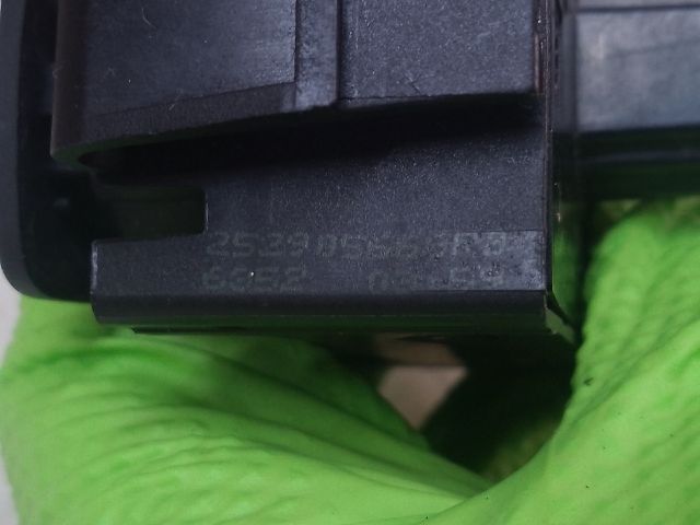 bontott DACIA SANDERO Vészvillogó Kapcsoló