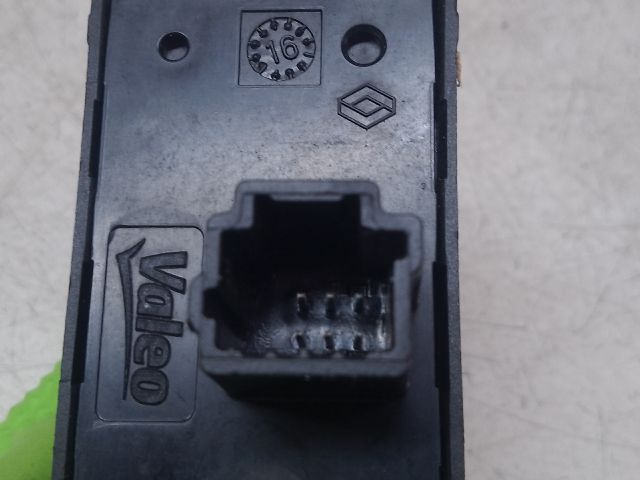 bontott DACIA SANDERO Vészvillogó Kapcsoló