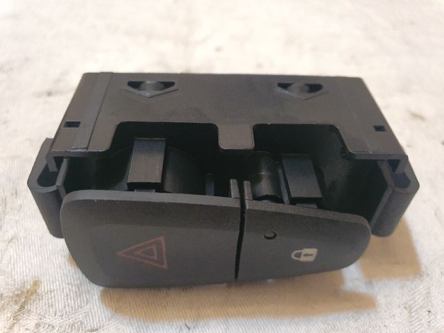 bontott DACIA SANDERO Vészvillogó Kapcsoló