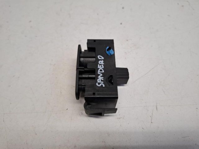 bontott DACIA SANDERO Vészvillogó Kapcsoló