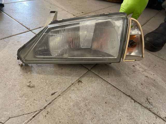 bontott DACIA SOLENZA Bal Fényszóró