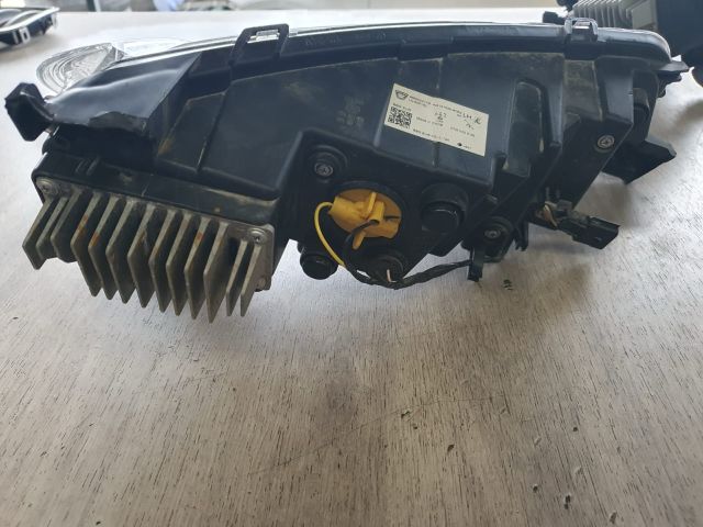 bontott DACIA SPRING Jobb Fényszóró