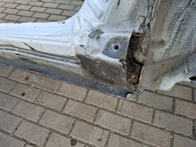 bontott DACIA SPRING Jobb Küszöb