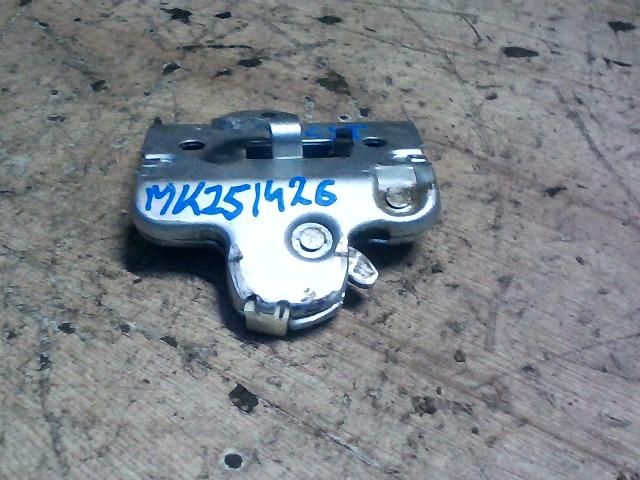 bontott DAEWOO ESPERO Csomagtérajtó Zárszerkezet