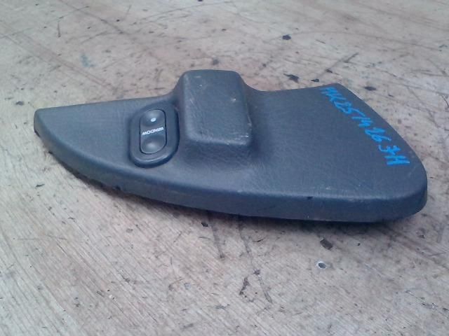 bontott DAEWOO ESPERO Jobb hátsó Ablakemelő Kapcsoló