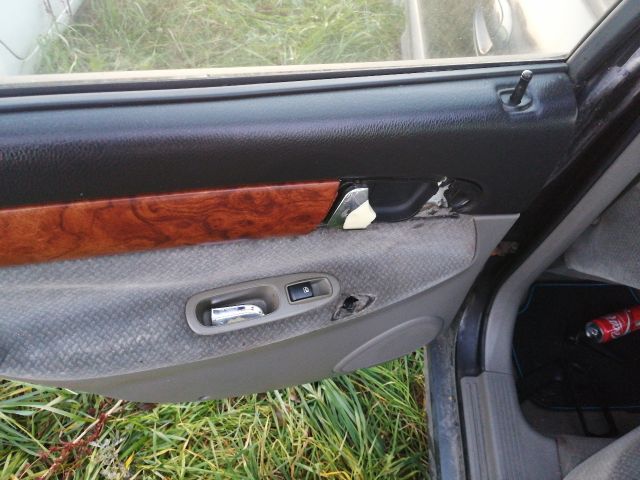 bontott DAEWOO EVANDA Bal hátsó Ajtó (Részeivel)