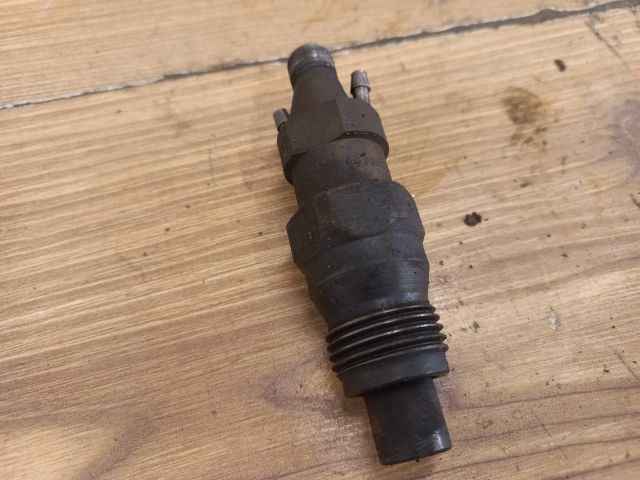 bontott DAEWOO FSO Porlasztó (1 db)