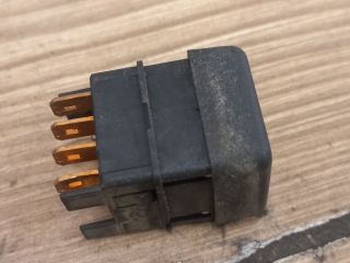 bontott DAEWOO FSO Hátsó Ködzárófény Kapcsoló