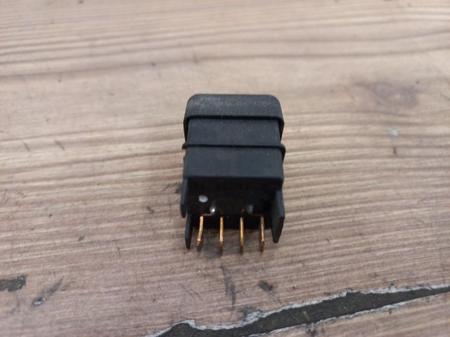 bontott DAEWOO FSO Hátsó Ködzárófény Kapcsoló