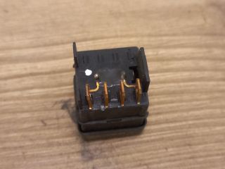 bontott DAEWOO FSO Hátsó Ködzárófény Kapcsoló