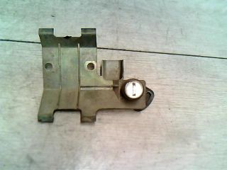 bontott DAEWOO FSO Jobb első Zárbetét