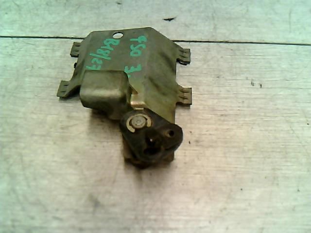 bontott DAEWOO FSO Jobb első Zárbetét