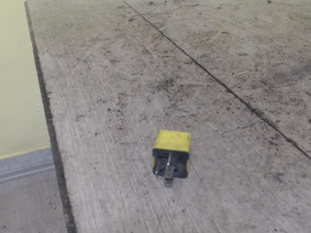 bontott DAEWOO FSO Relé