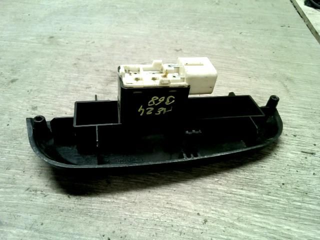 bontott DAEWOO KALOS Bal hátsó Ablakemelő Kapcsoló